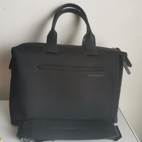 TROUBADOUR BlackBag Like New